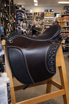 Bomlös barocksadel 17". Flexzone- Saddles "Liberty" - 3 Utbytbara koppjärn