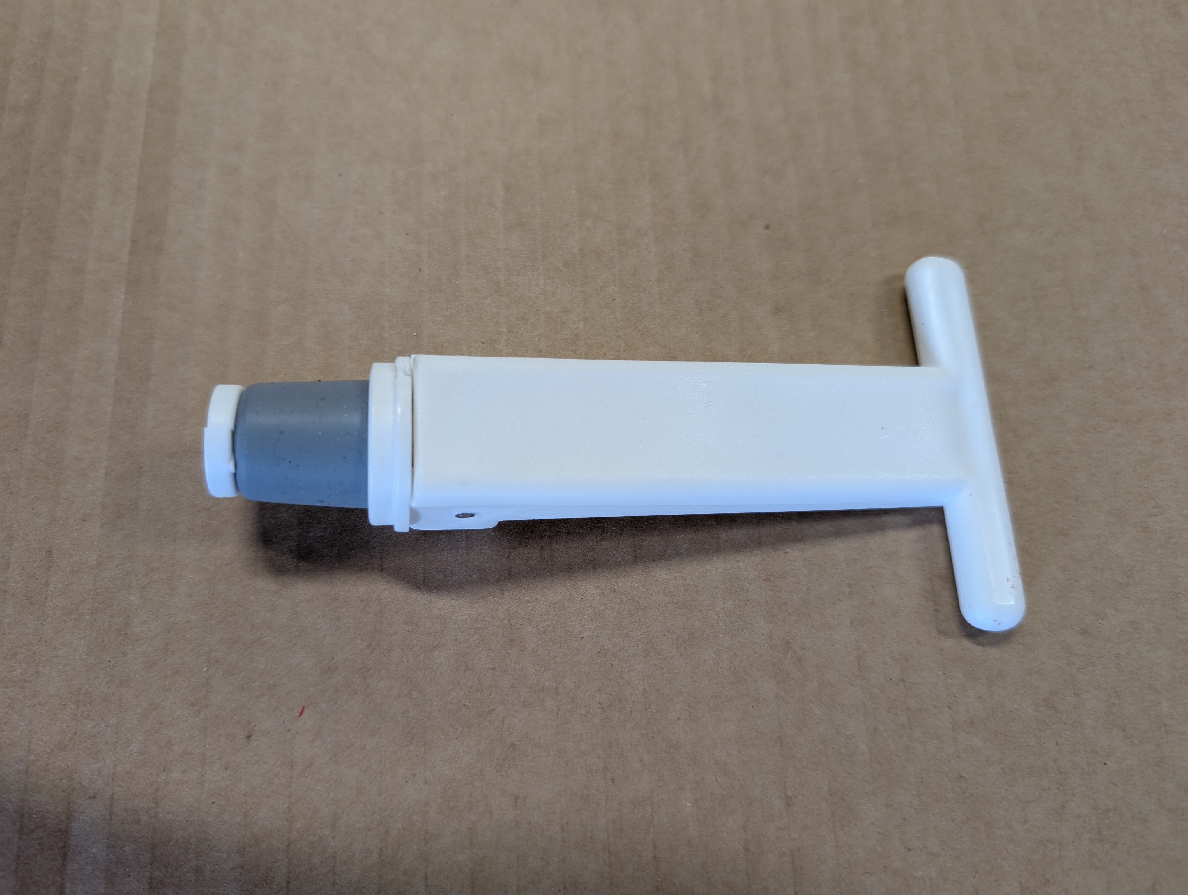 Bottenplugg för vattentank - Adria 18mm
