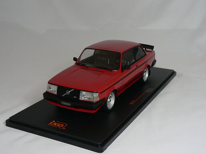 Volvo 240 Turbo  1987 Custom  1:18  IXO