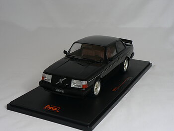 Volvo 240 Turbo  1988 Custom  1:18  IXO