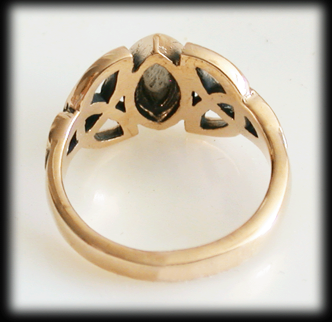 Keltisk ring i brons med Pärlemor. - 3