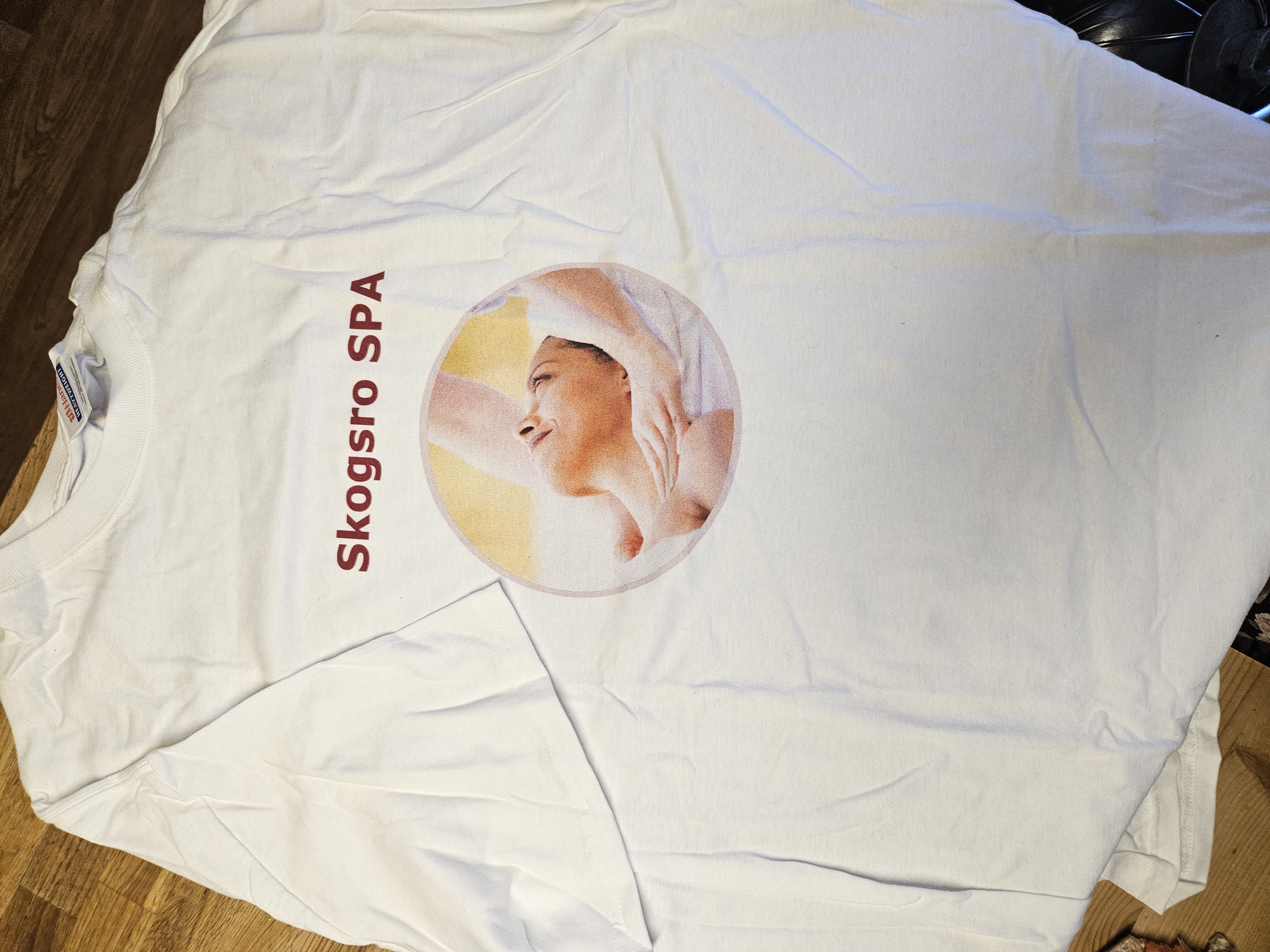 Bonusgåva 1000 poäng. T shirt XXL