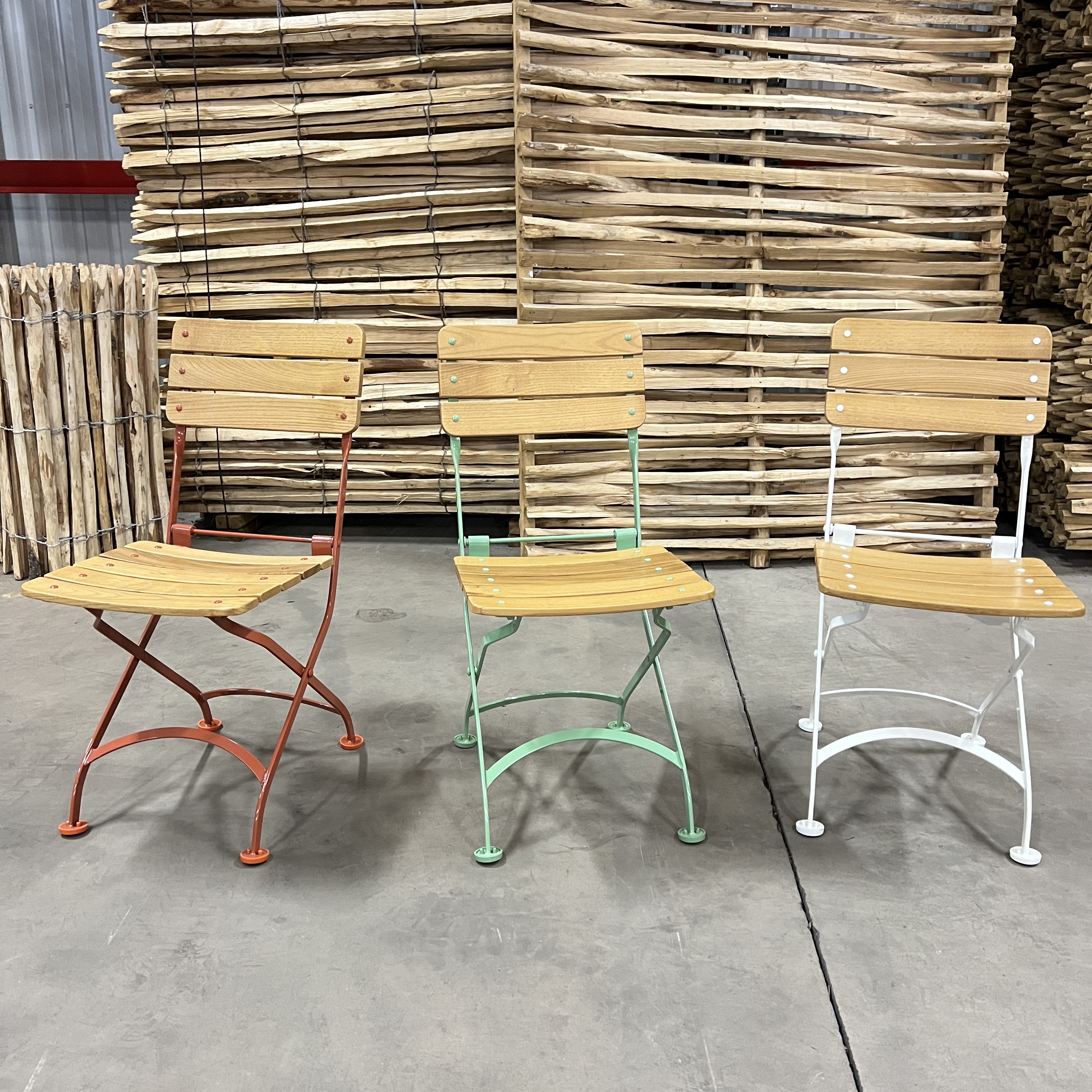 cafe-gardenchair- lght falu red - 11