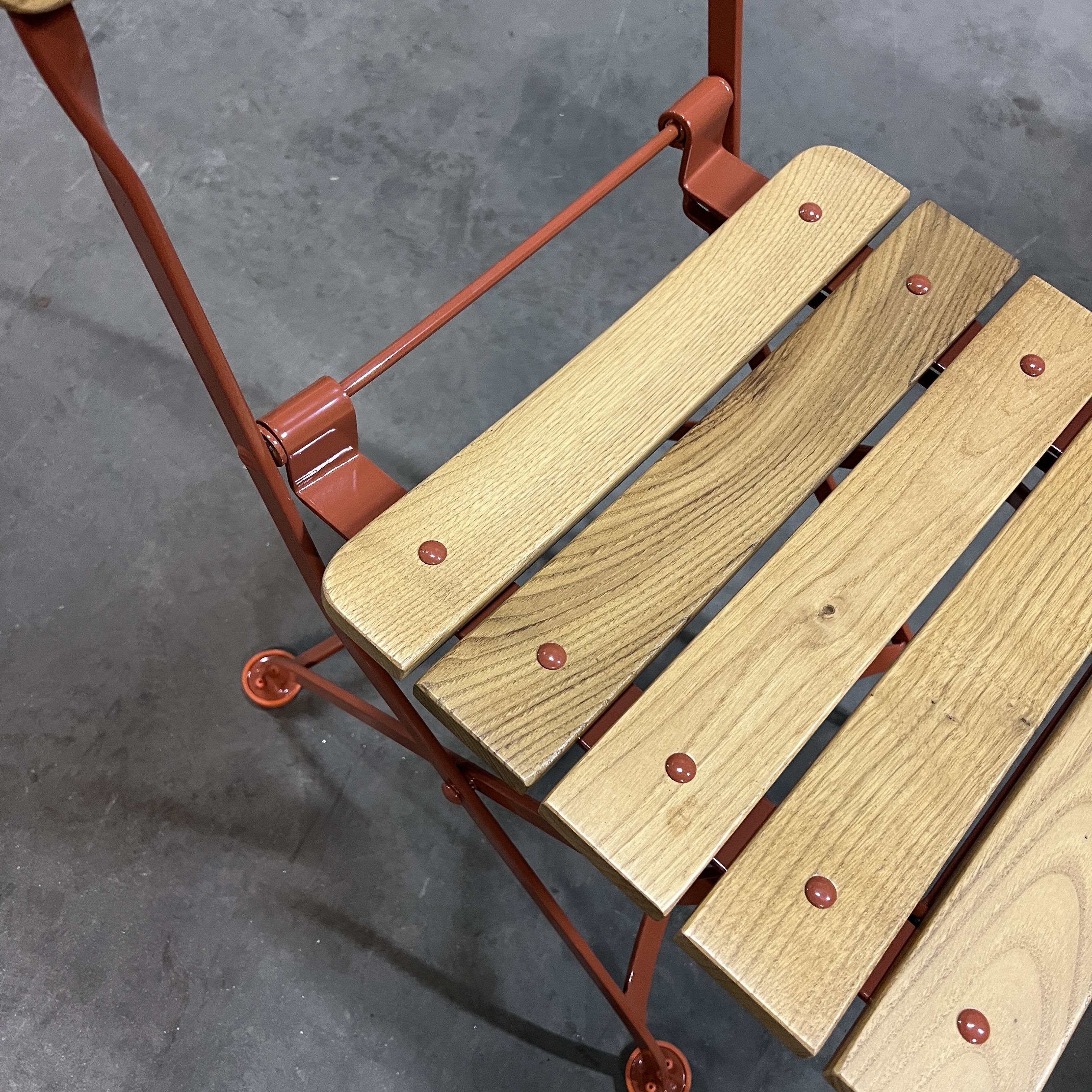 cafe-gardenchair- lght falu red - 2