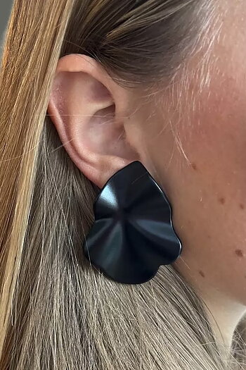 Bow 19 - Lip Earrings  Small Pearl Black