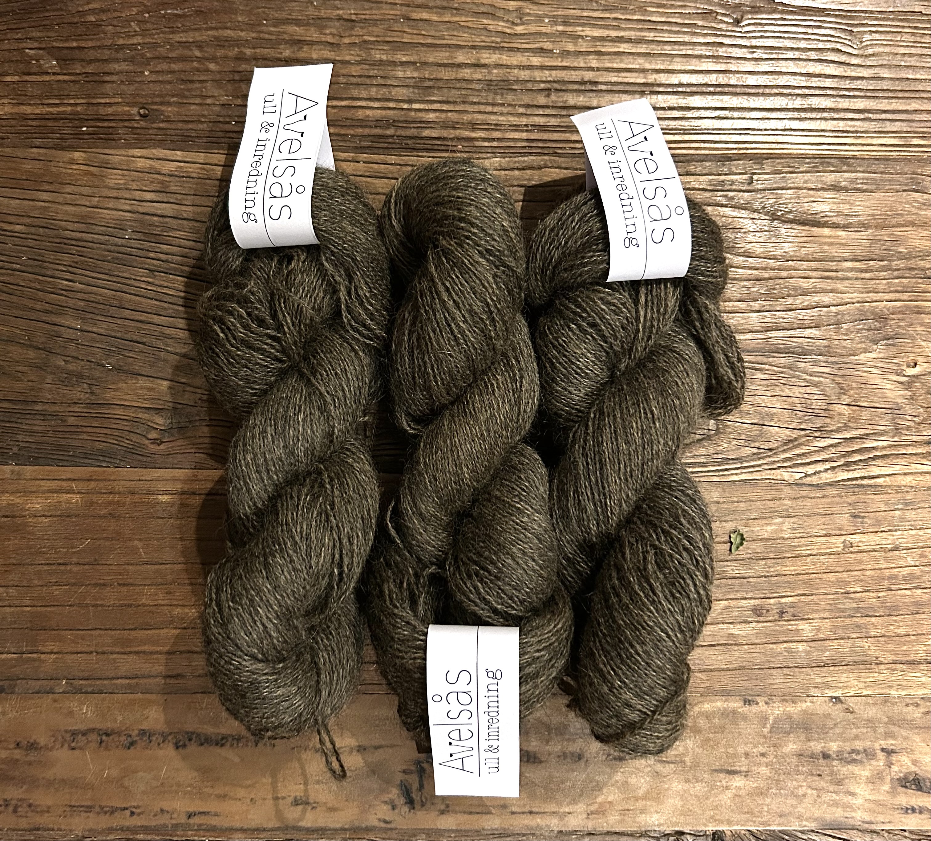 Spruce bark 2-ply Gotland lambswool yarn