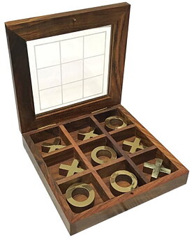 TIC TAC TOE CLUB ROOM - TRE  I RAD