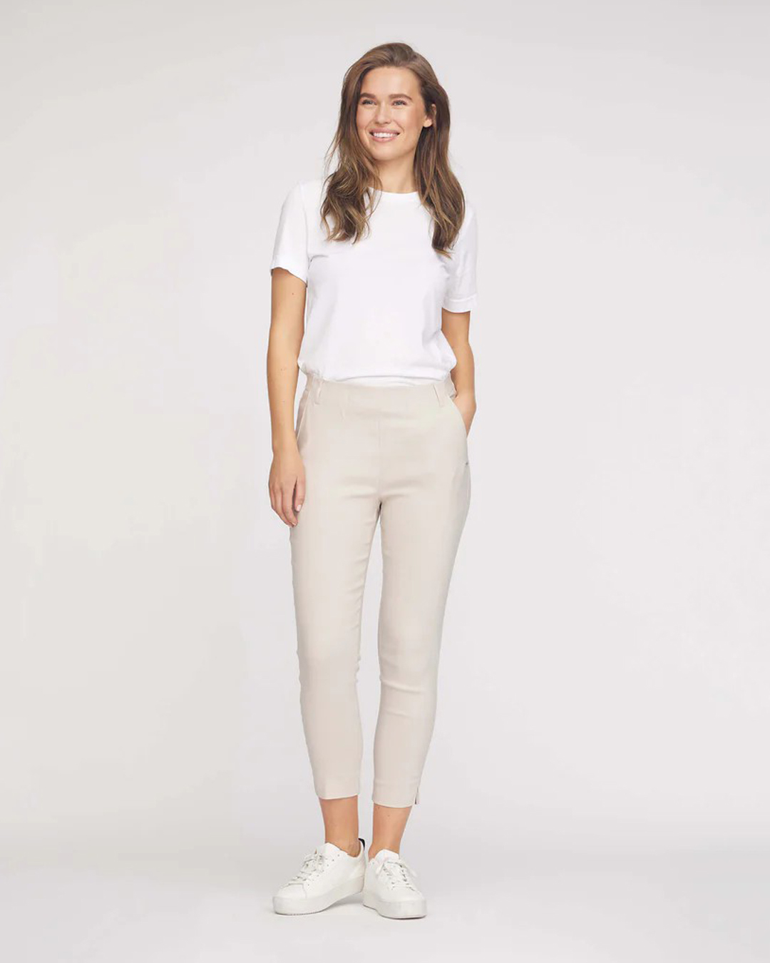 Mirakelbyxan Elisabet slim cropped grey-sand