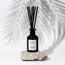 Urban. A Smoked Leather Luxury Black Glass Diffuser - 2