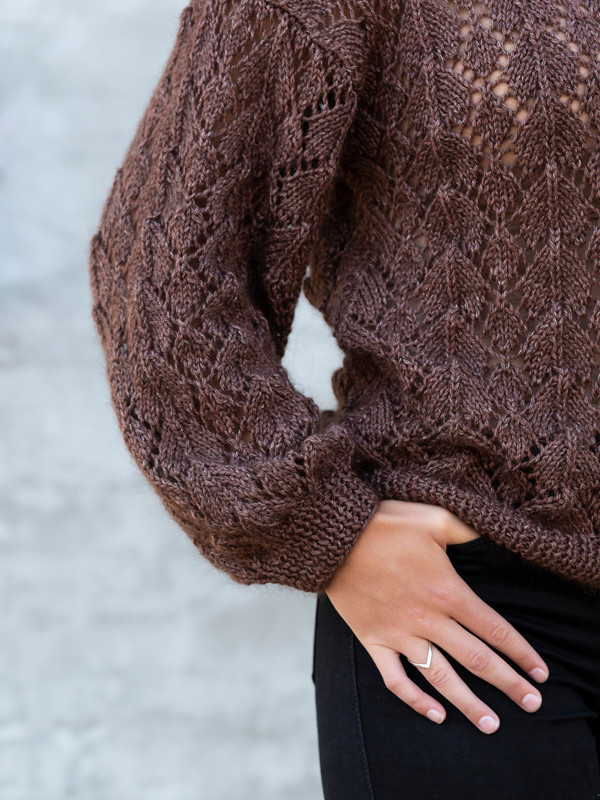 1593 Jumper med hålmönster och ballongärmar - 2
