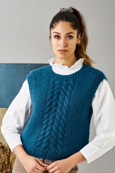 896275 Väst med flätor i Alice