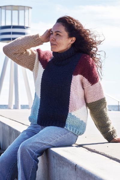899405 Sweater med grafiskt mönster i Betty