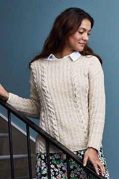 899312 Sweater med flätor i Dagmar