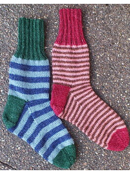 Randiga och enfärgade sockor (Digitalt)