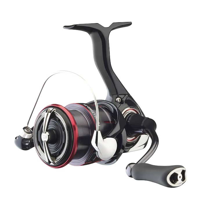 Daiwa 23 Fuego LT 2500-XH - 2