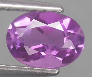 0.82 carat tjusig oval formad naturlig ametist sten