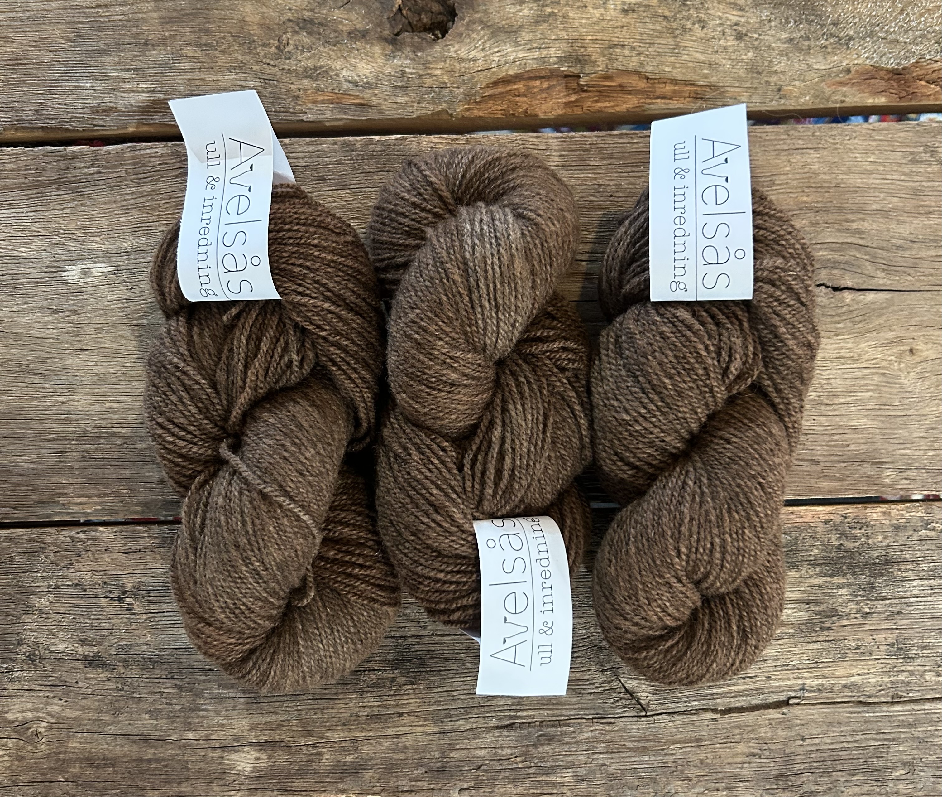 Dark cinnamon 2-ply Jämtland yarn