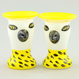Ulrica Hydman Vallien (Somebody 1993) Two Colorful Bird Vases 9 cm