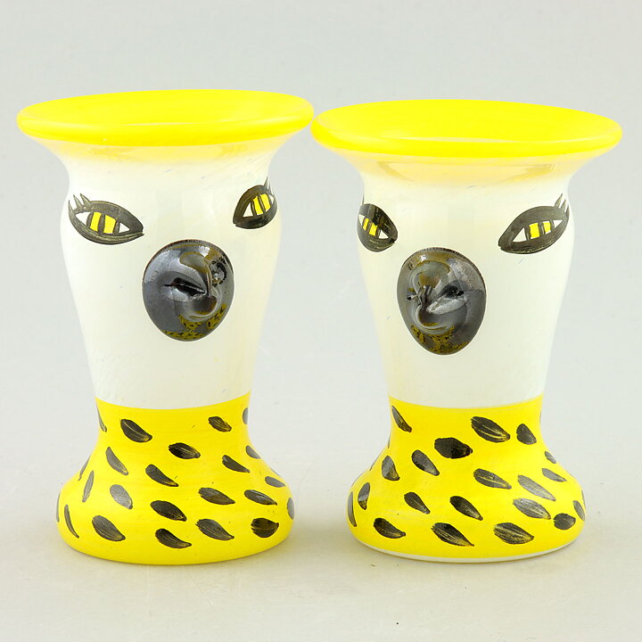 Ulrica Hydman Vallien (Somebody 1993) Two Colorful Bird Vases 9 cm