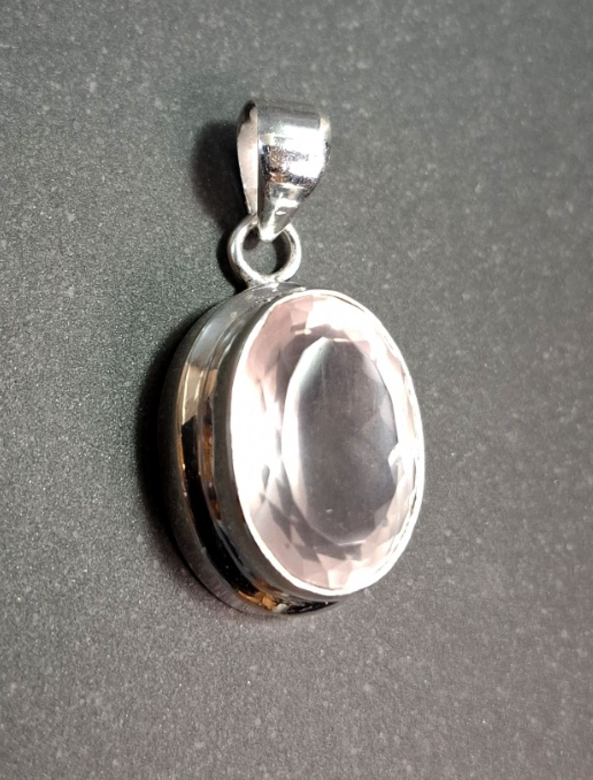 Fasettslipad Rosenkvarts Silver Hängen, Oval