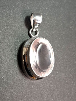 Fasettslipad Rosenkvarts Silver Hängen, Oval