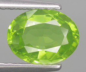 Preciosa piedra preciosa suelta de peridoto natural de forma ovalada de 1,02 ct