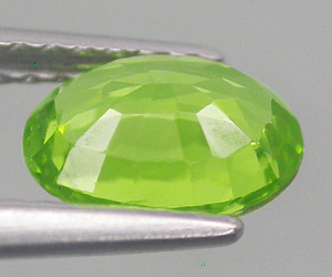 Preciosa piedra preciosa suelta de peridoto natural de forma ovalada de 1,02 ct - 2