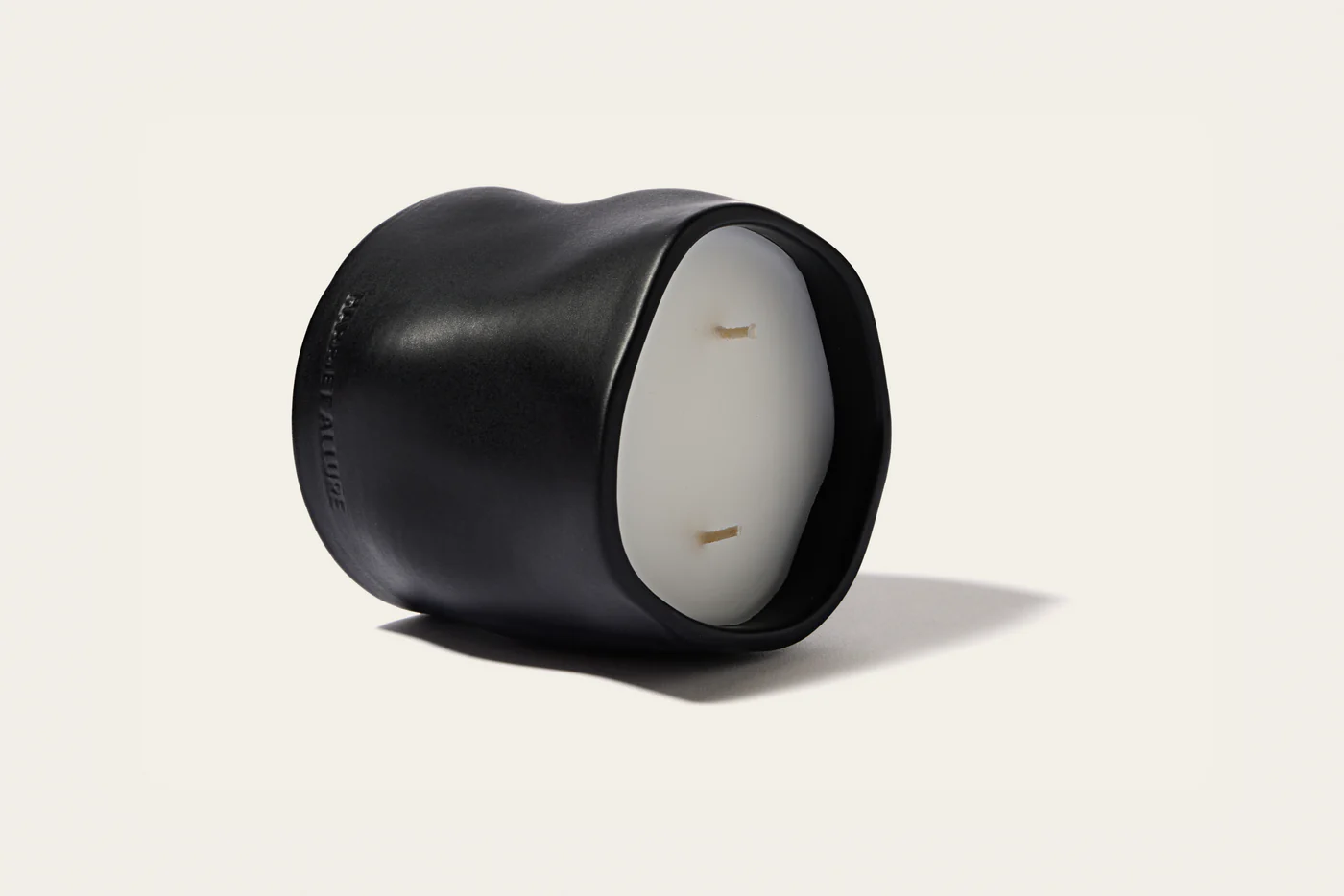 Harriet Allure MINUIT Black Candle - 2