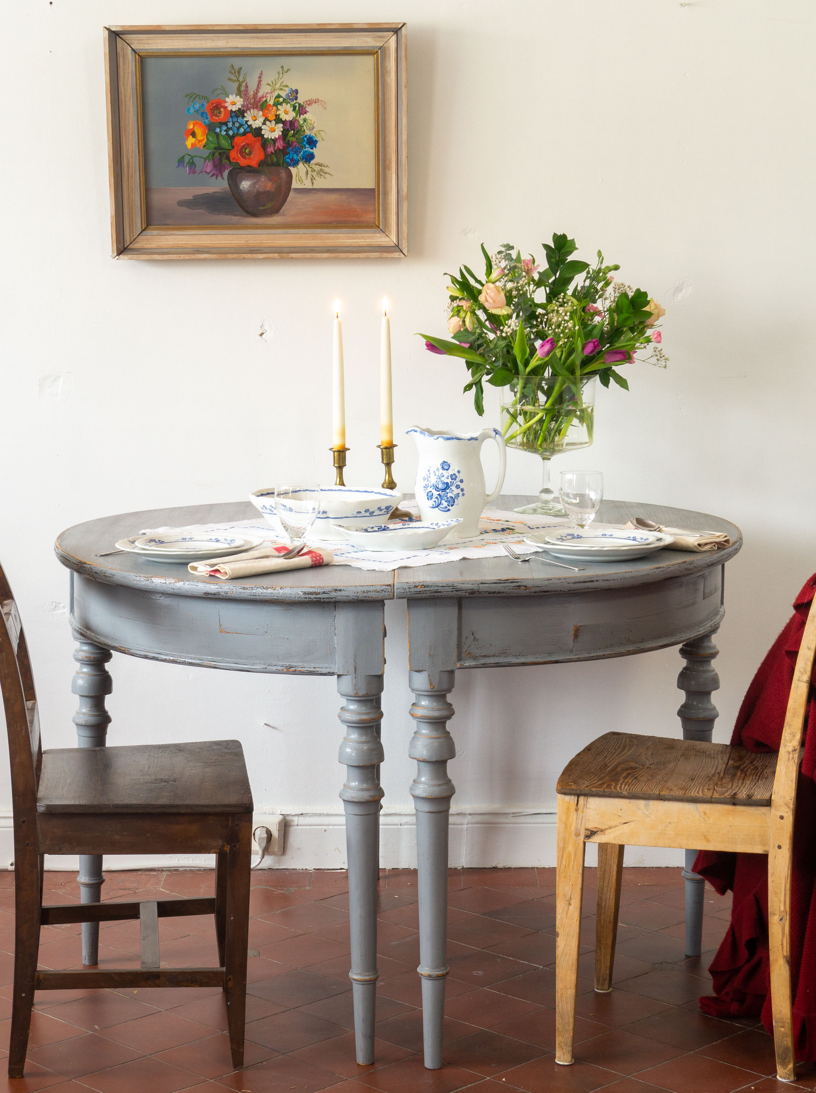 Underbara månbord i silvergrått