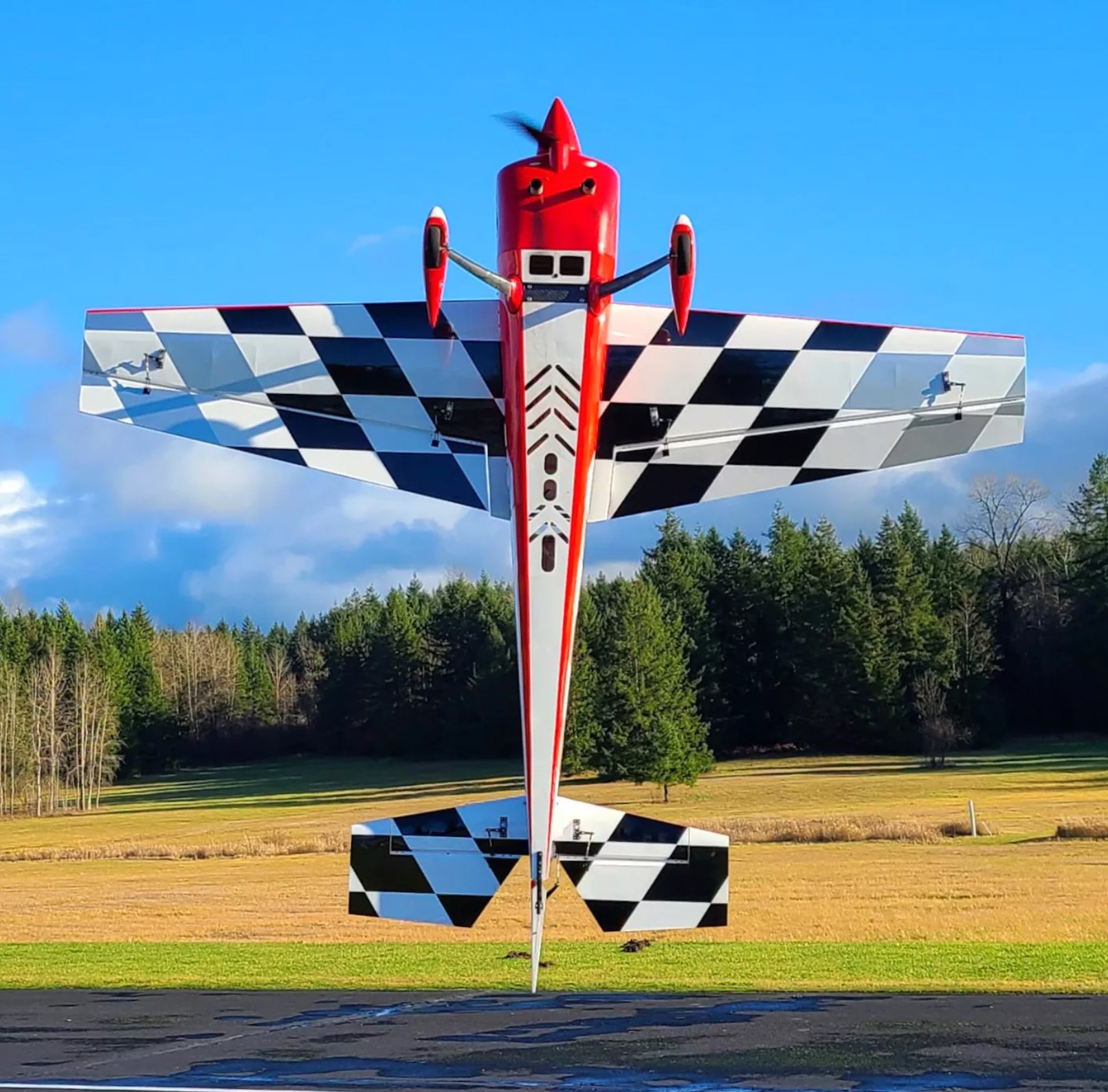 Extreme Flight Slick 114 V2 Red/White - 2