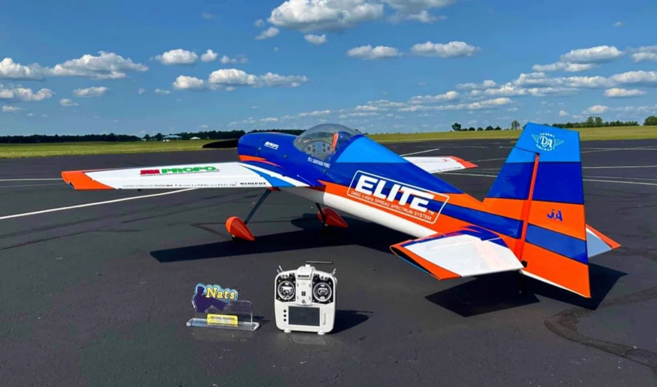 Extreme Flight Slick 580 105 V2 Blue/White - 3