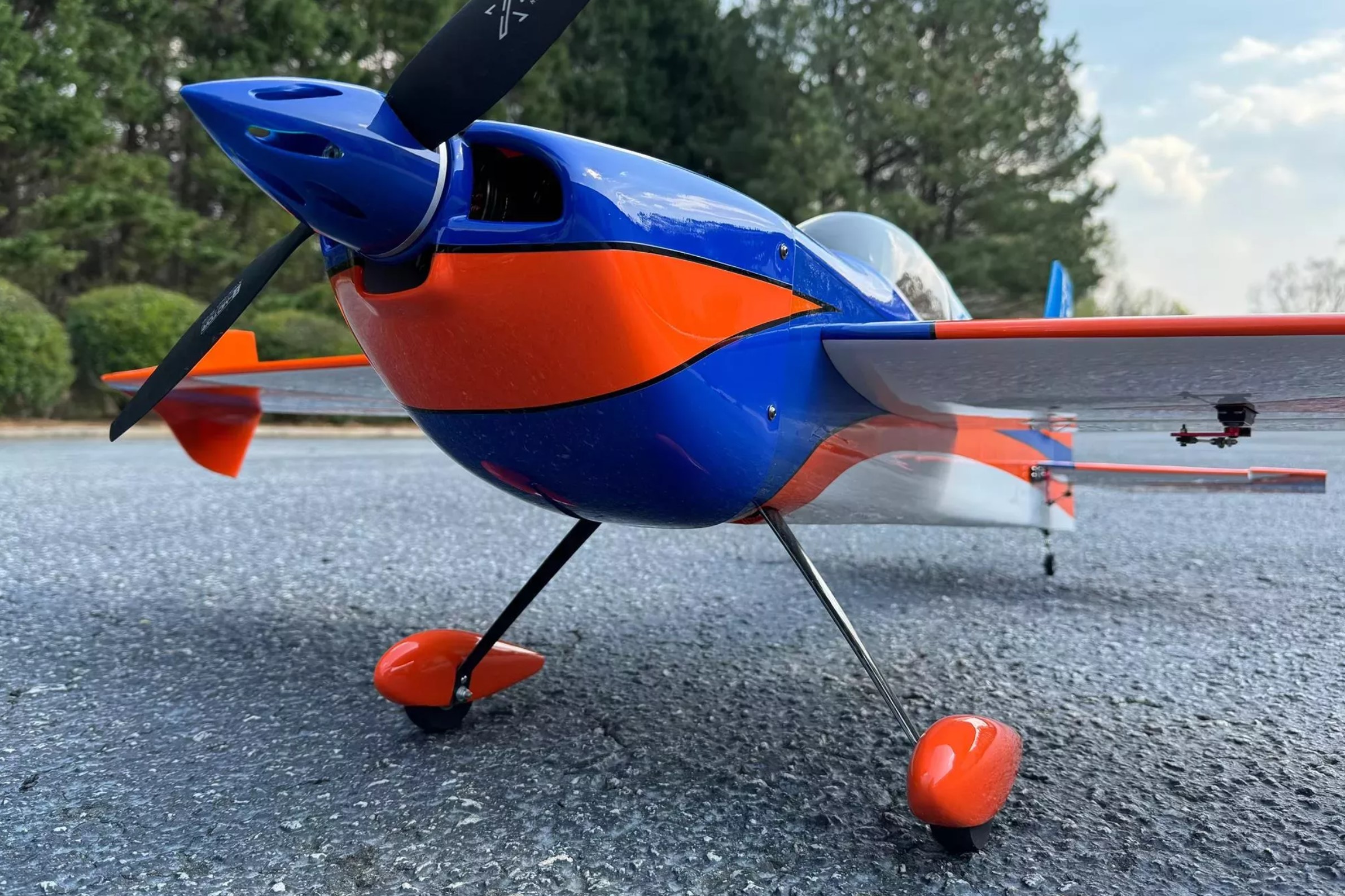 Extreme Flight Slick 580 60 V3 RXR Blue/White - 4