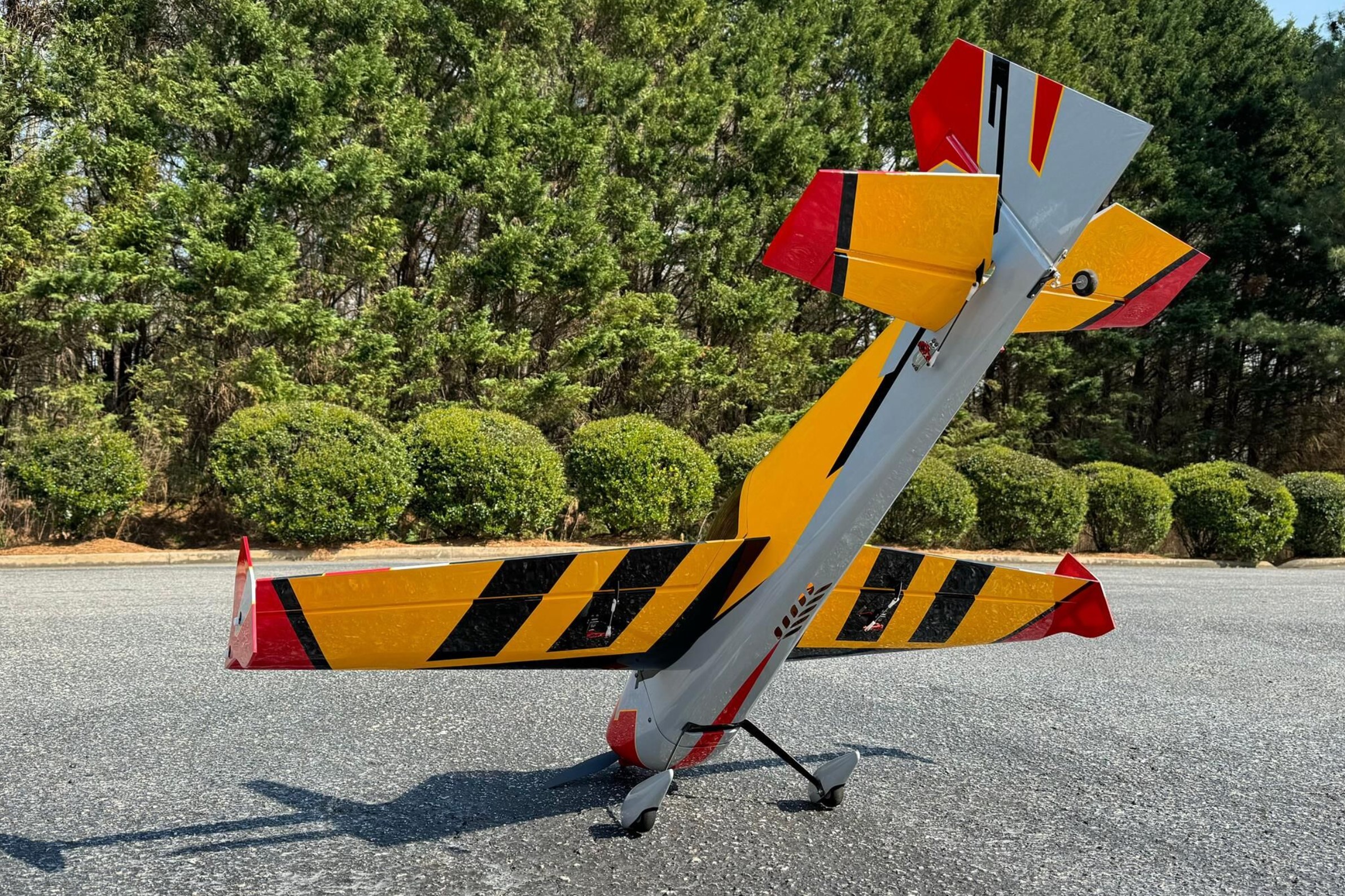 Extreme Flight Slick 580 60 V3 Yellow/Red - 3