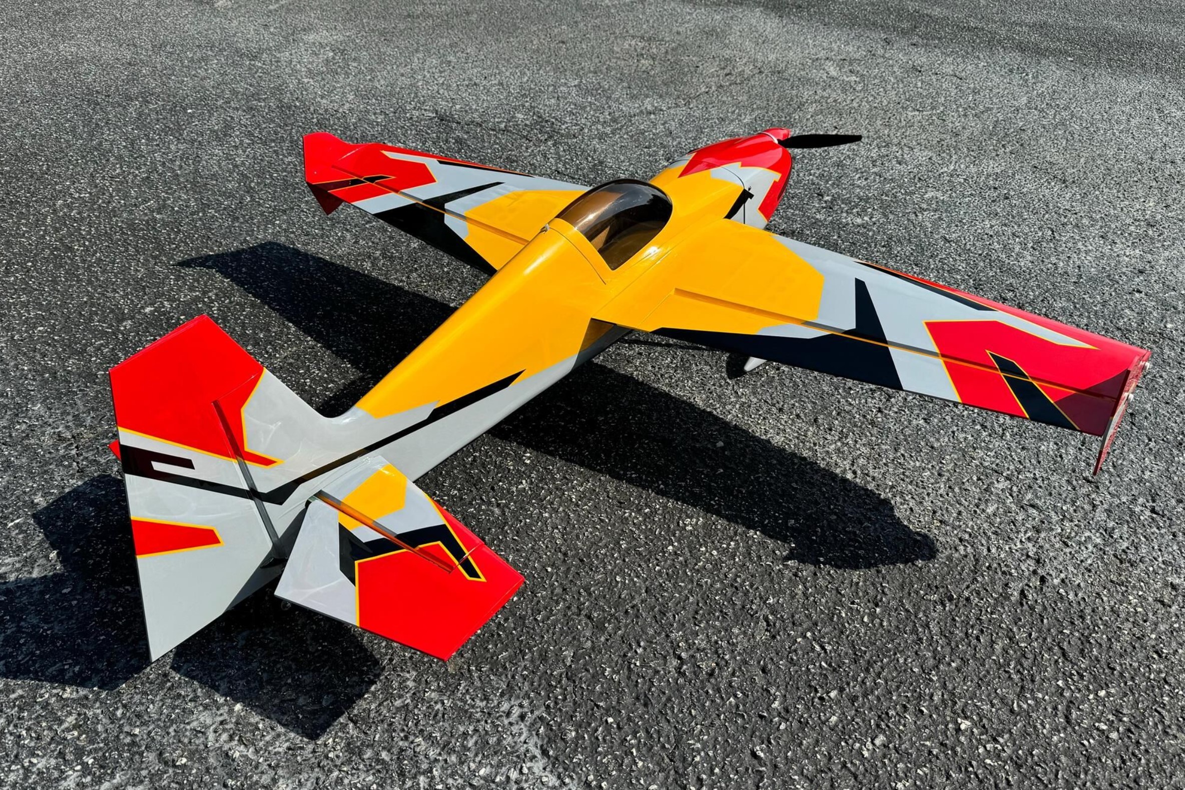Extreme Flight Slick 580 60 V3 Yellow/Red - 2