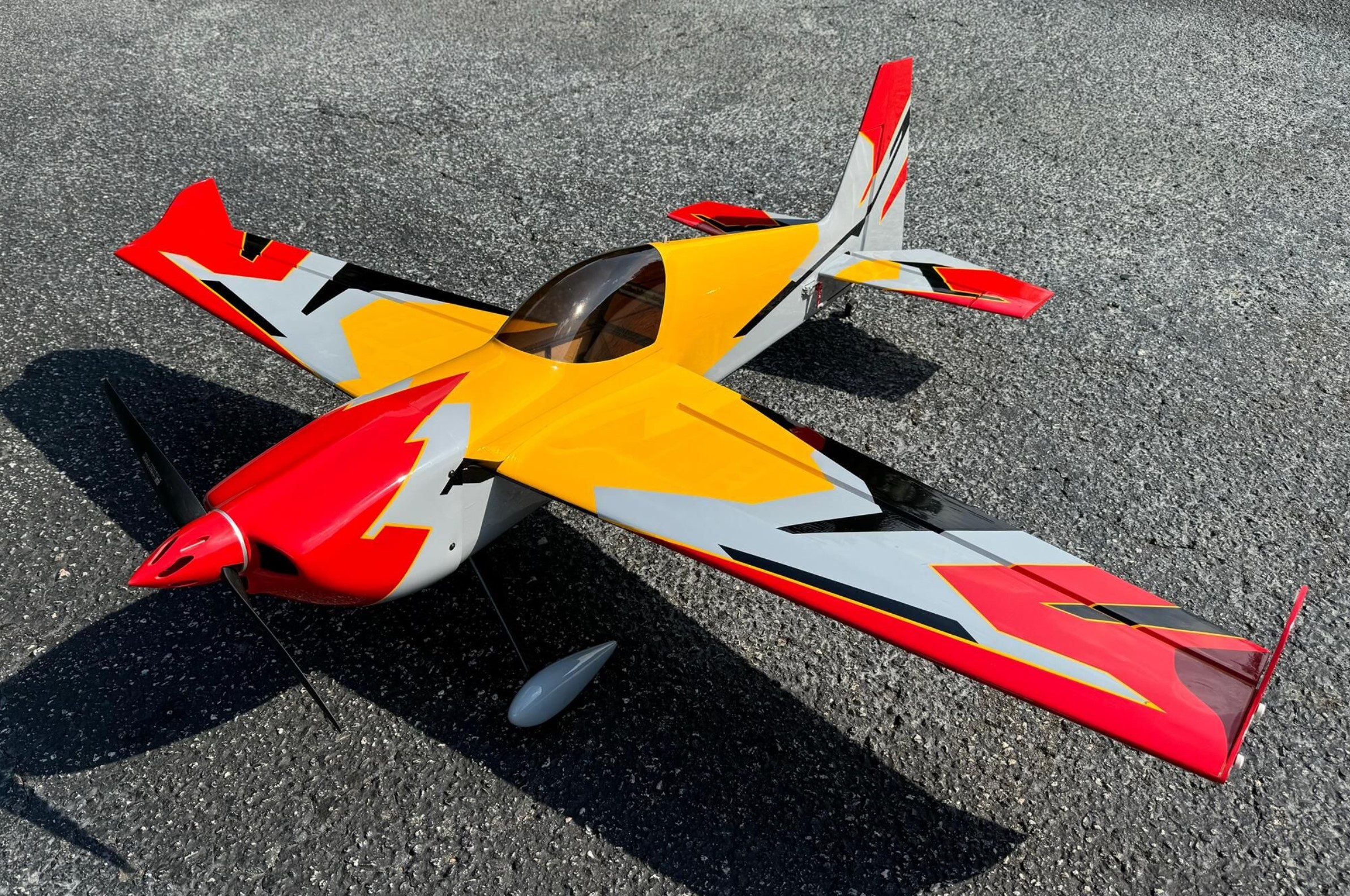 Extreme Flight Slick 580 60 V3 Yellow/Red