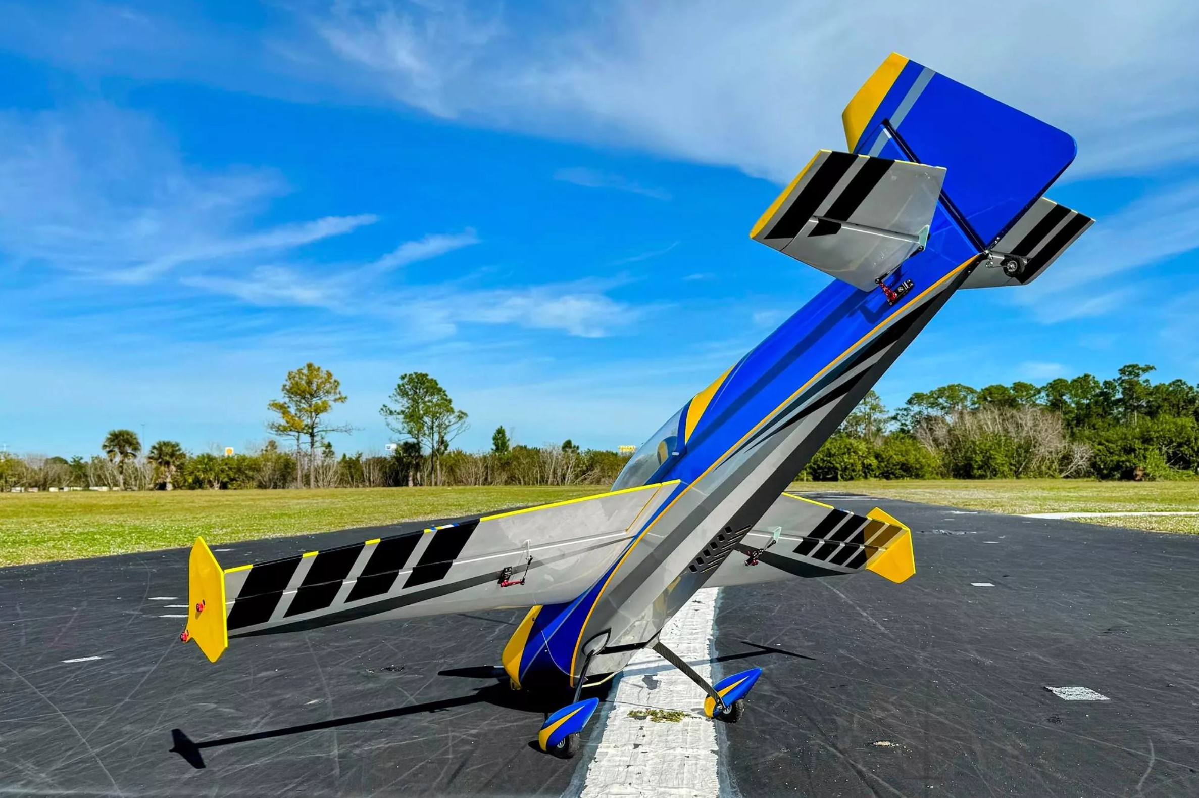 ExtremeFlight Edge 540 67 ARF Blue/Yellow - 2