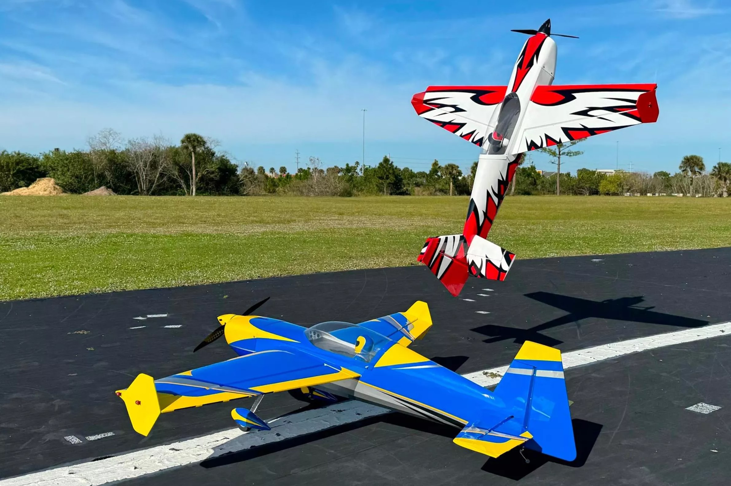ExtremeFlight Edge 540 67 ARF Blue/Yellow - 7