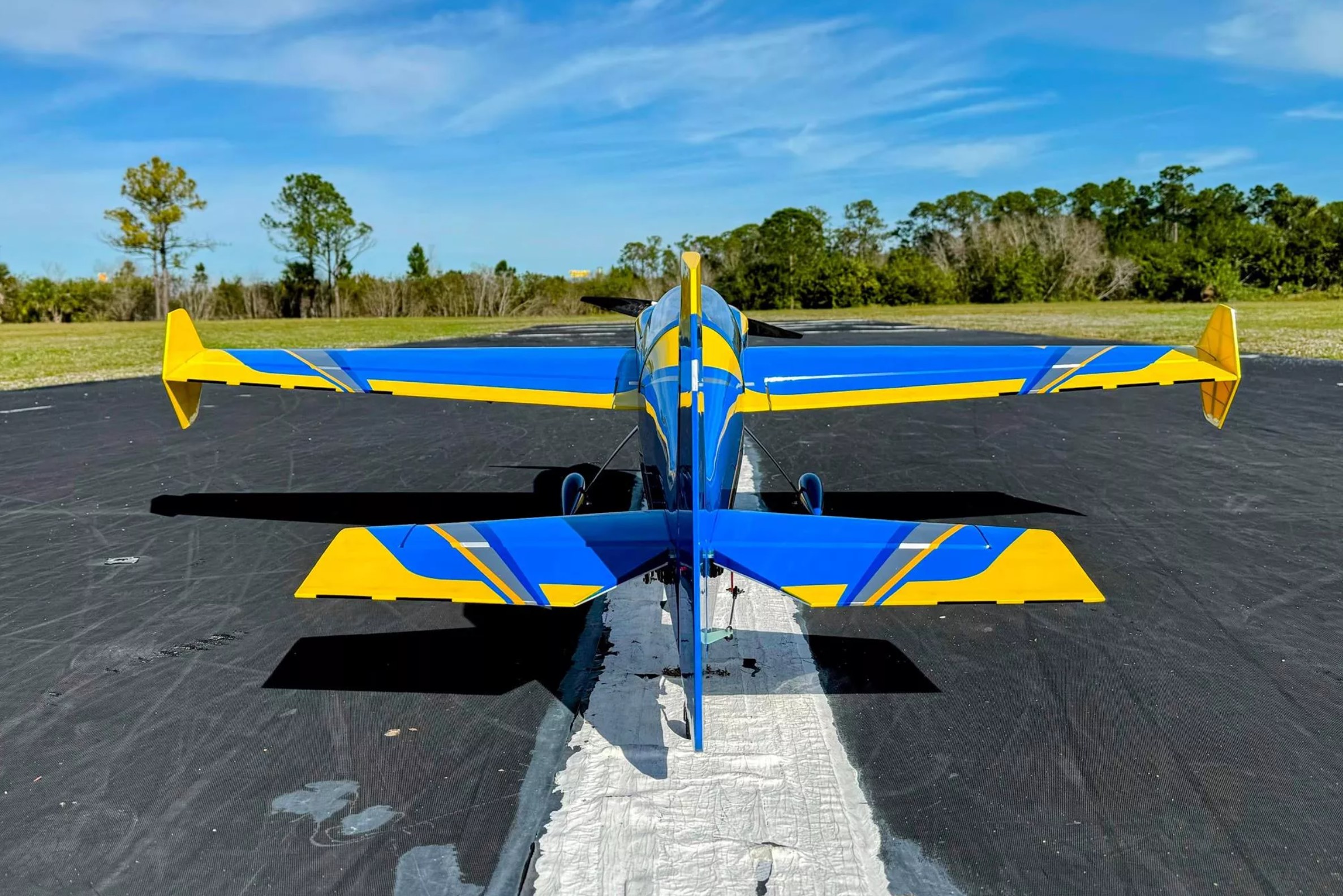 ExtremeFlight Edge 540 67 ARF Blue/Yellow - 3