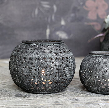 Ljuslykta stor spets ornament Mörk Antik Zink shabby chic lantlig stil Gårdsromantik