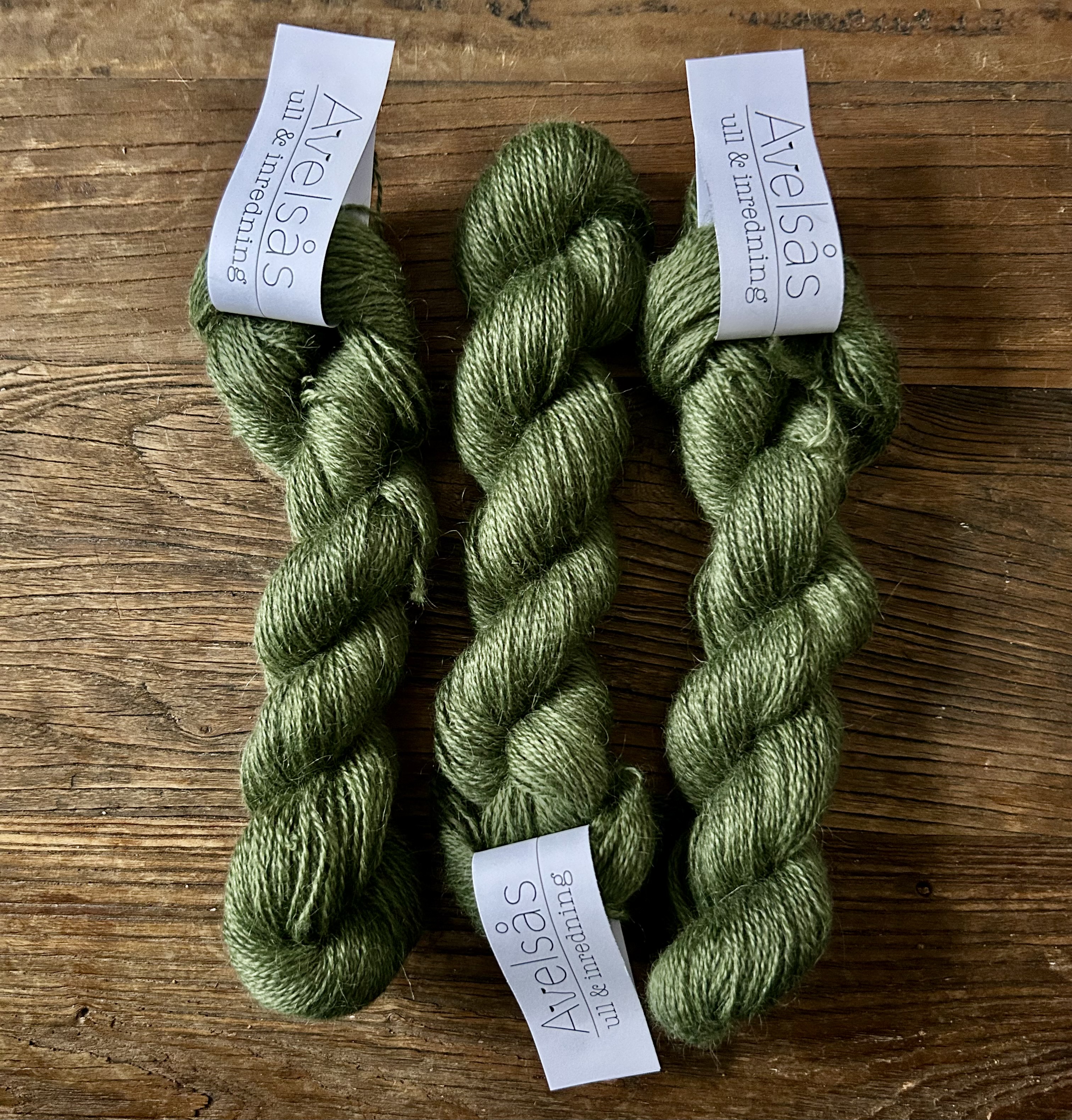 Jade green 2-thread Hook and eye yarn