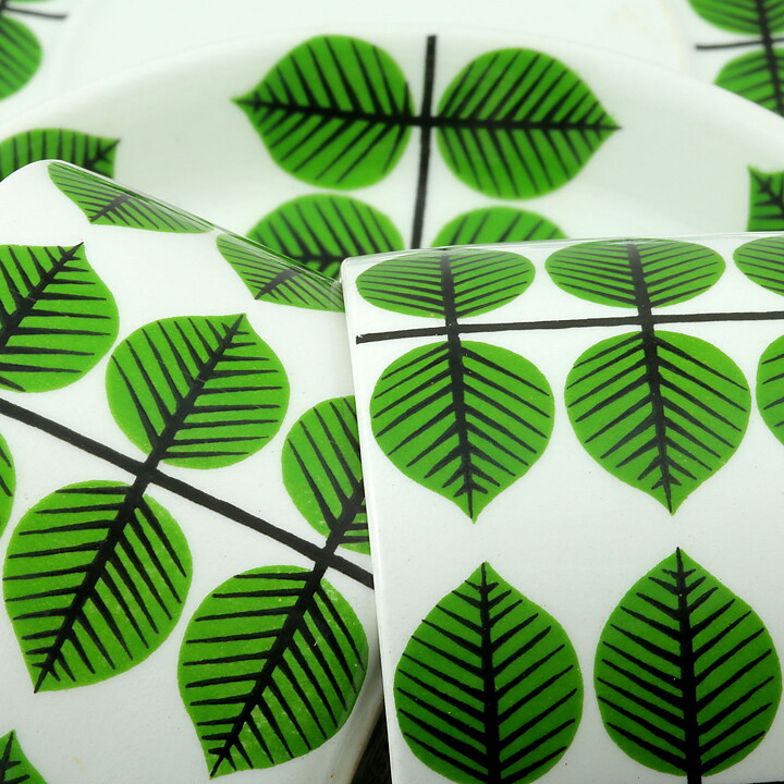 Stig Lindberg (Berså 1961) Two Teacups with Green Leaf Decor 11,5 cm (2)