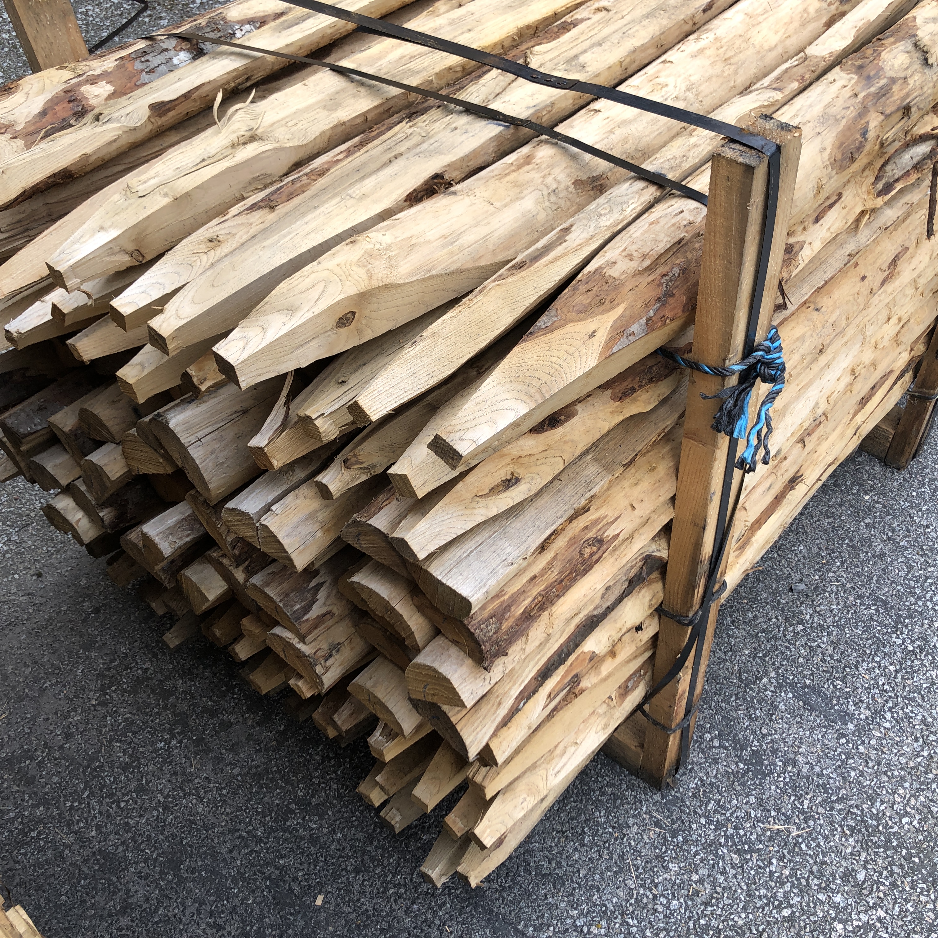 Kastanjestolpar längd 200 cm diam: 5/12, kluvna, skalade och spetsade - 3