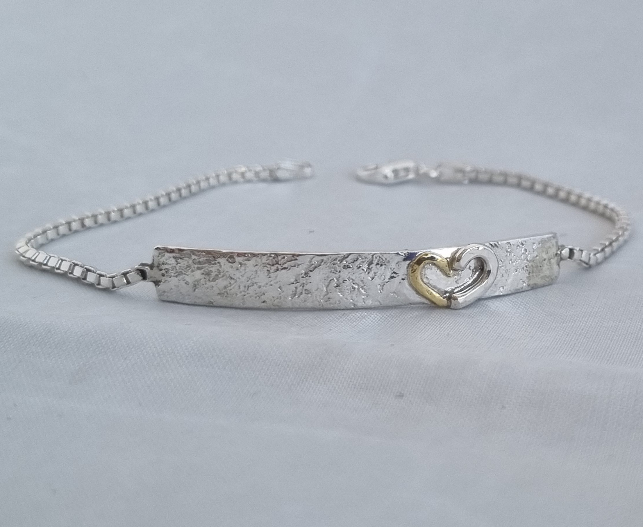 Armband med platta och hjärta  18,5 cm
