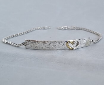 Armband med platta och hjärta  18,5 cm