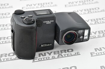 Nikon Coolpix 990