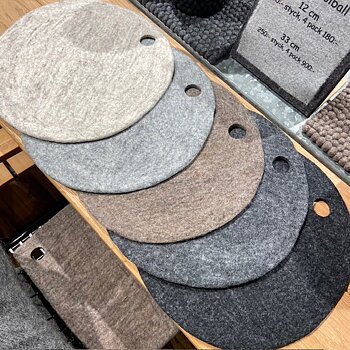 WOOLround™ 33 - Sittunderlägg / Underlägg  / Coaster i alla nyanser i 4-pack