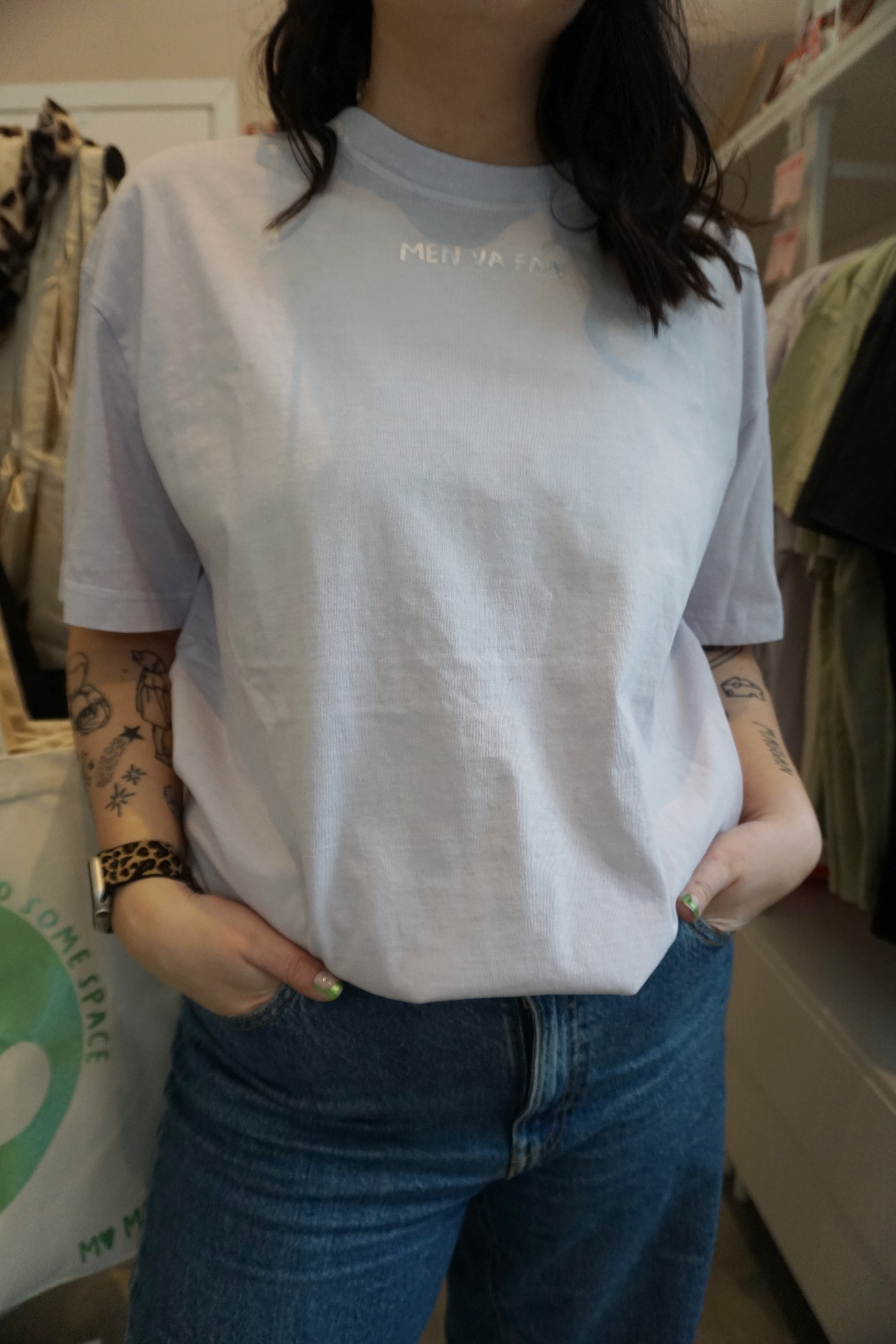 Oversized boyfriend tshirt "men va fan" ljuslila - 3