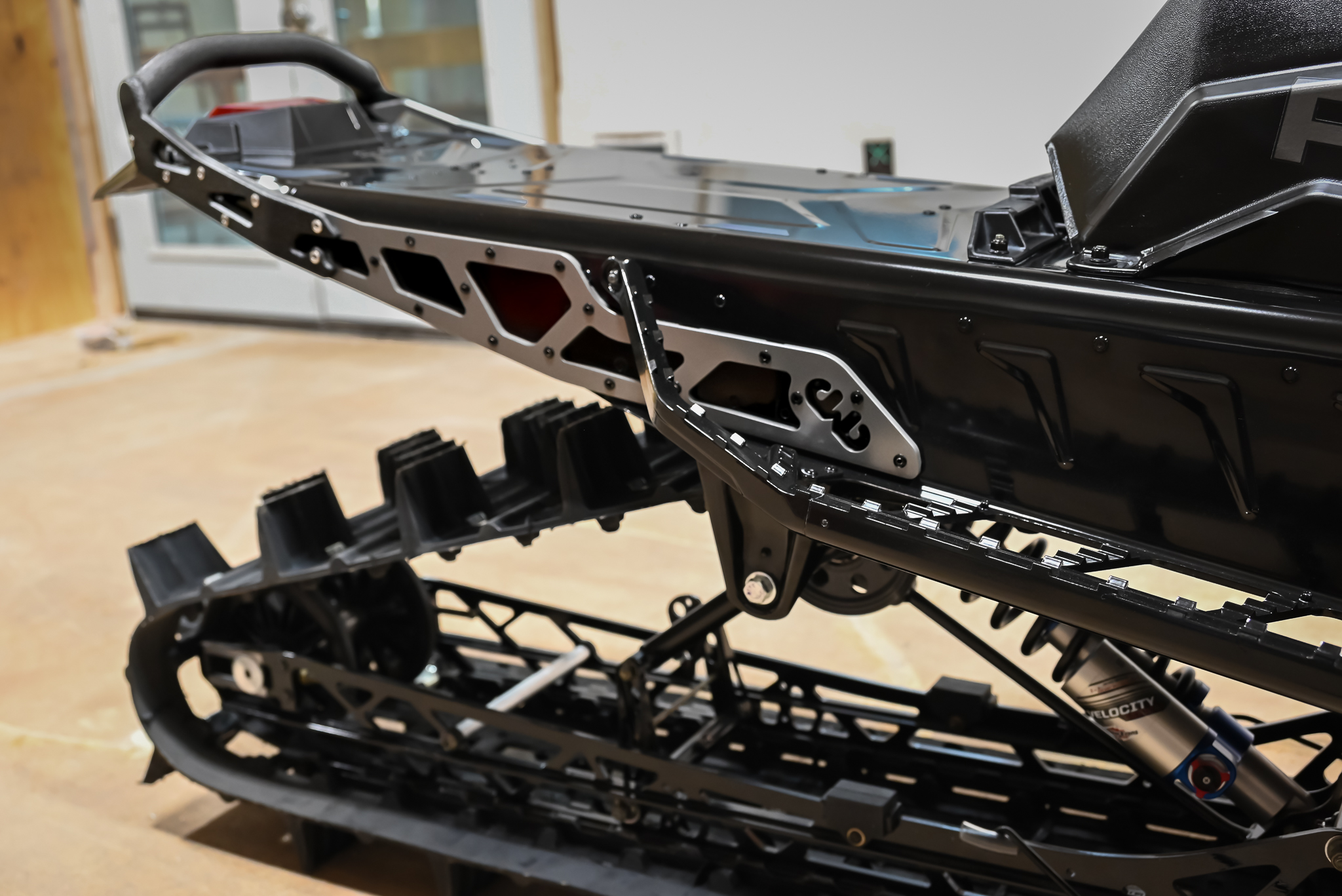 Backwoods BMP Bakbåge Polaris Matryx Khaos SLASH 155" 2022-2024 - Vit