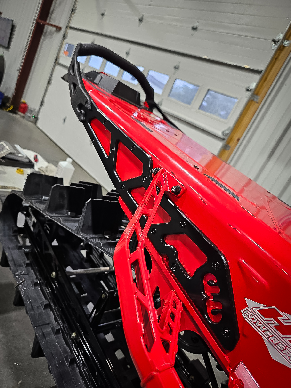 Backwoods BMP Bakbåge Polaris Matryx Khaos SLASH 155" 2025- - Vit - 2