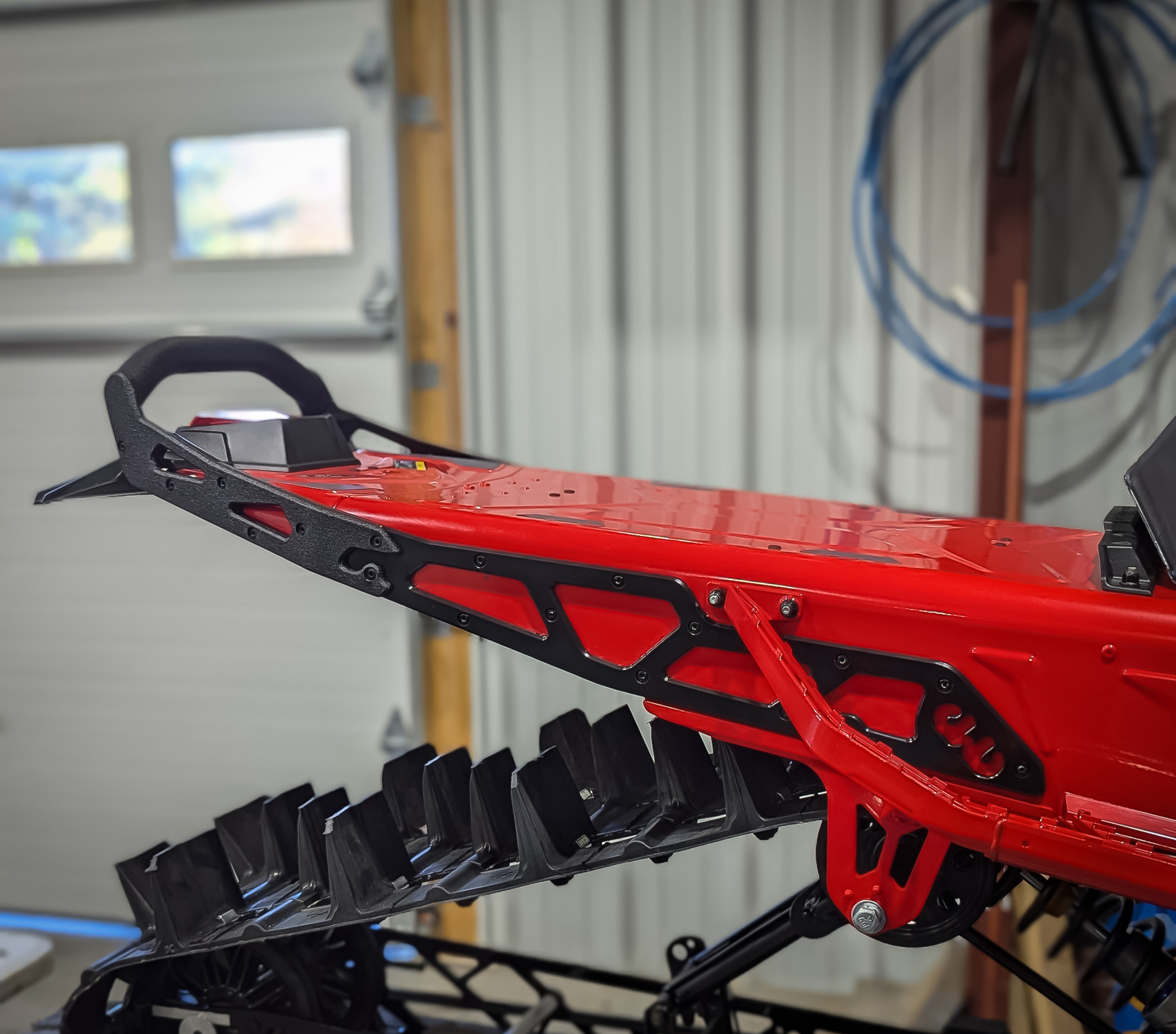 Backwoods BMP Bakbåge Polaris Matryx Khaos SLASH 155" 2025- - Vit
